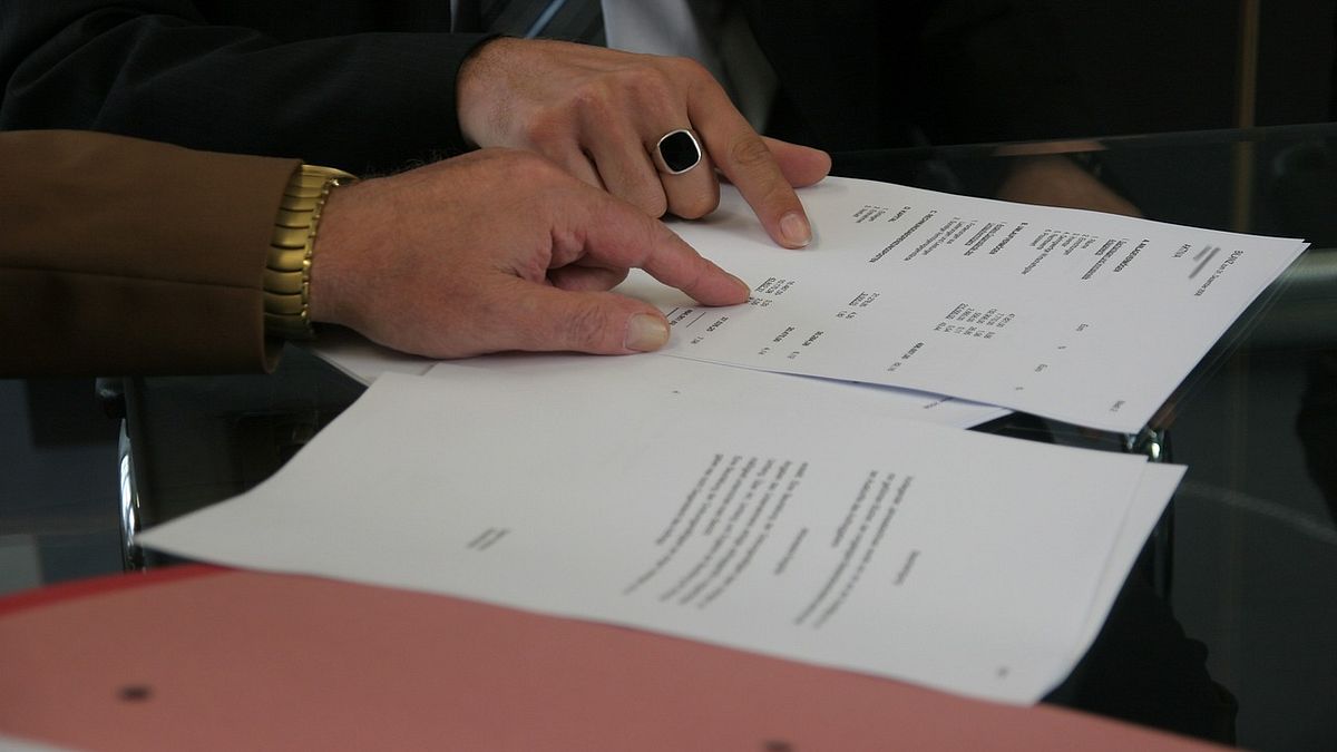 年底手頭空空?別擔心,勞保局每年都有推出「10萬紓困補助」,幫有需要的人渡過寒冬迎好年!(圖/Pixabay) 年底手頭空空?別擔心,勞保局每年都有推出「10萬紓困補助」,幫有需要的人渡過寒冬迎好年!(圖/Pixabay)