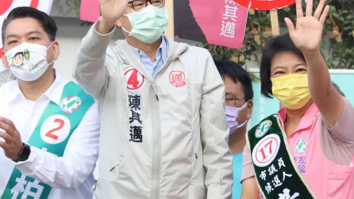高市議員李柏毅(左)表態爭取左楠區立委提名。(資料照,邁盟提供)