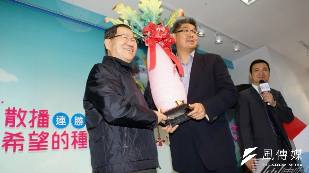 蕭萬長說,他參加完APEC會議後,回台灣發現大家都忙選舉,但作為市民,希望可以選出一個真正跟國際間可以接軌且具有國際化與經濟治理能力的人,對地方與國家才會有幫助。(蘇仲泓攝)