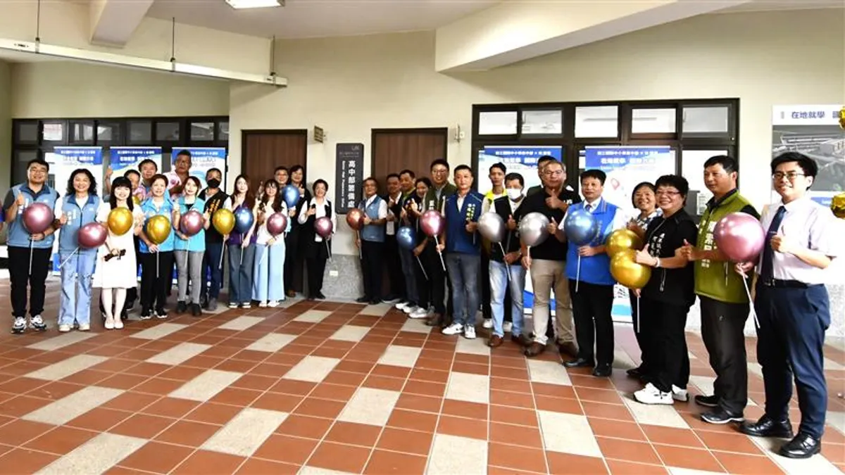 彰化縣政府將於鹿江國際中小學新設高中部,22日王惠美縣長主持「鹿江國際中小學高中部籌備處掛牌儀式」。(圖/彰化縣政府) 彰化縣政府將於鹿江國際中小學新設高中部,22日王惠美縣長主持「鹿江國際中小學高中部籌備處掛牌儀式」。(圖/彰化縣政府)