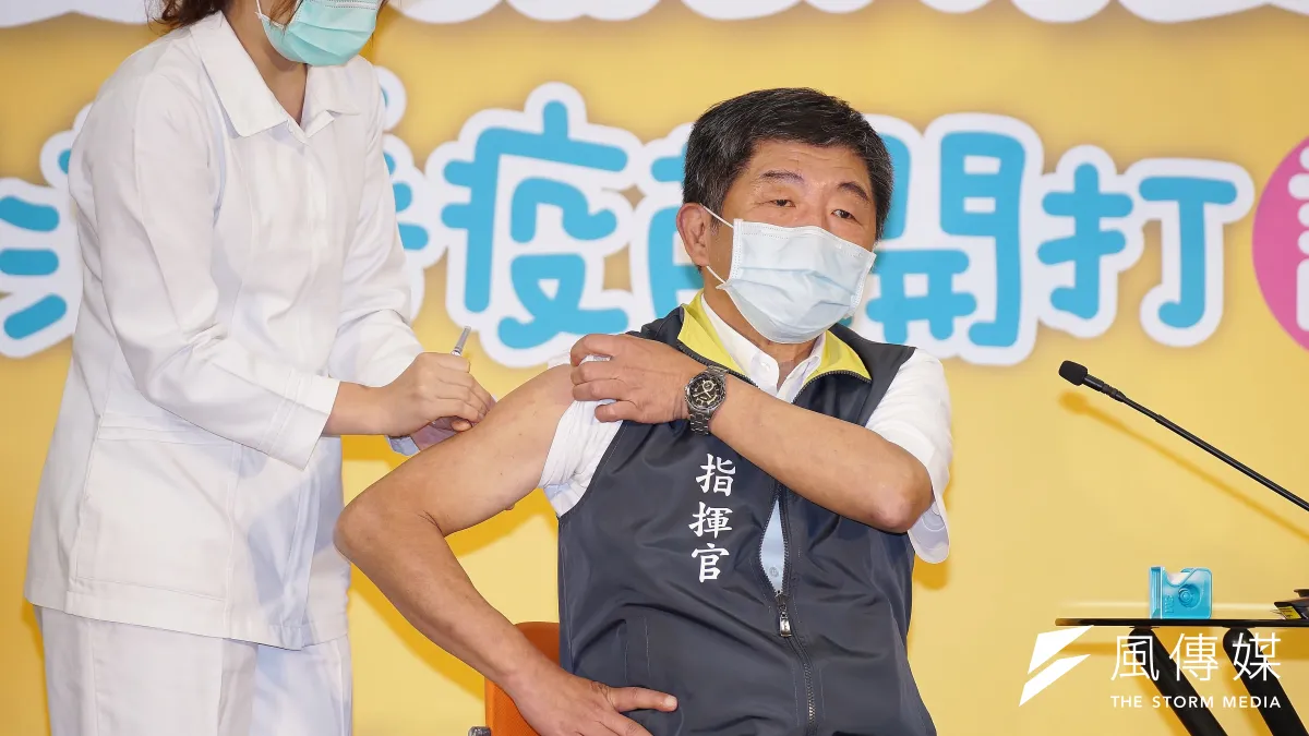 有台商指出,台灣東洋所代理的新冠肺炎疫苗是與中國「復星醫藥」合作製成,正是衛福部長陳時中(見圖)信誓旦旦、絕對不買的「中國製」新冠病毒疫苗。(資料照,盧逸峰攝)