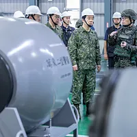 頼清徳総統、軍事演習「漢光41号」海軍防御的機雷敷設訓練を視察(写真/台湾総統府提供) 頼清徳総統、軍事演習「漢光41号」海軍防御的機雷敷設訓練を視察(写真/台湾総統府提供)