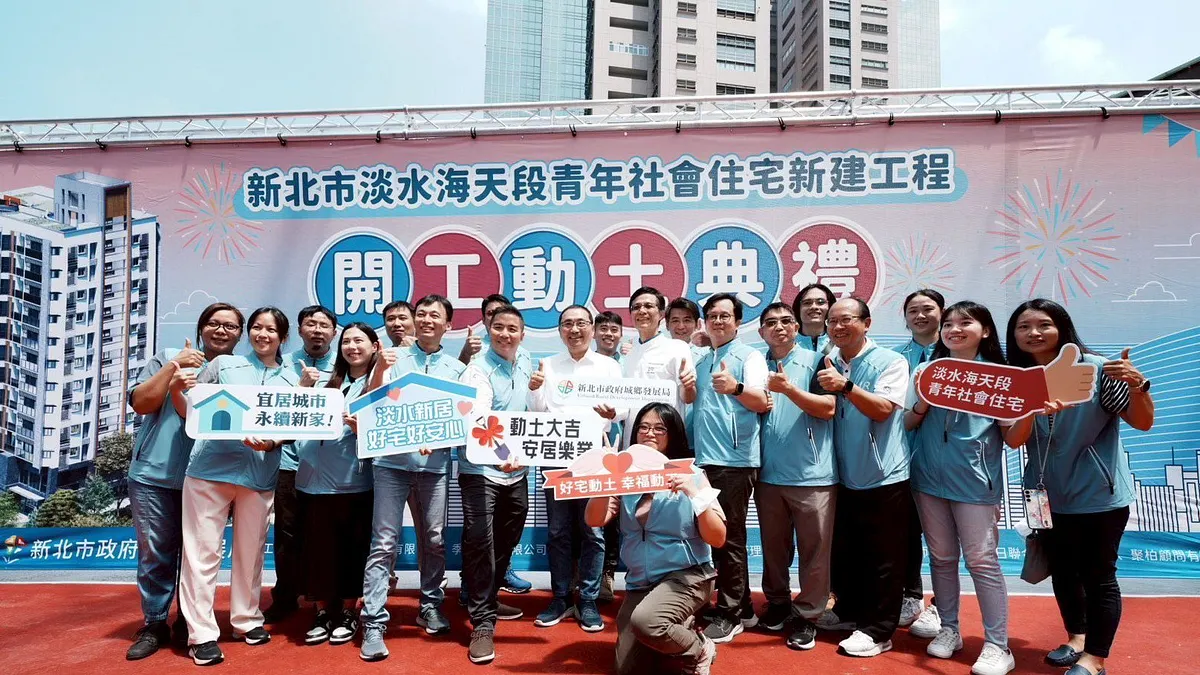 侯市長與城鄉局團隊合影。圖/新北市政府城鄉發展局提供 侯市長與城鄉局團隊合影。圖/新北市政府城鄉發展局提供