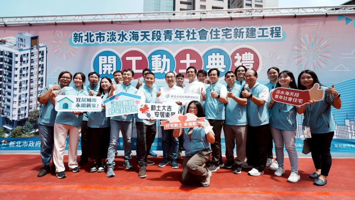 侯市長與城鄉局團隊合影。圖/新北市政府城鄉發展局提供