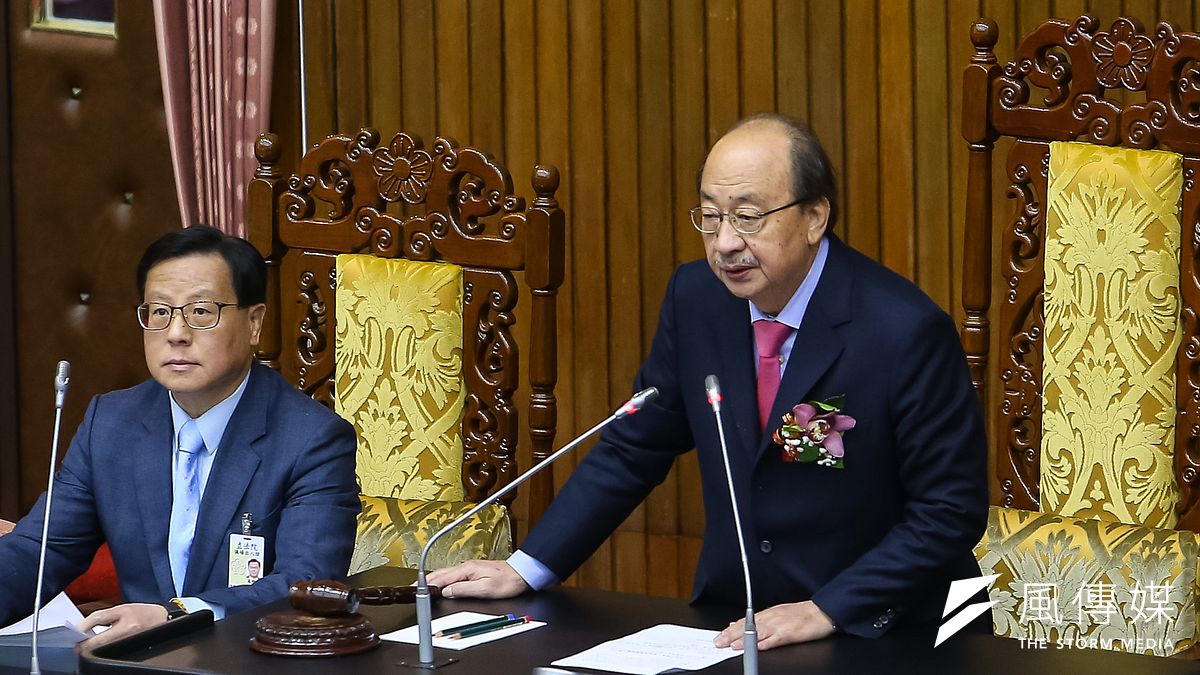 民進黨立法院黨團總召柯建銘(右)表示,立法院新會期最快21日可以開議。(資料照,顏麟宇攝) 民進黨立法院黨團總召柯建銘(右)表示,立法院新會期最快21日可以開議。(資料照,顏麟宇攝)