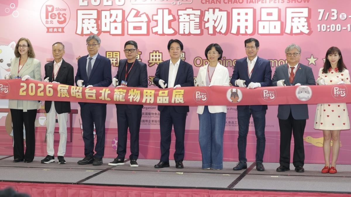 毒油案發後還同框中聯董座洪堯昆?黃揚明曝時間軸轟賴清德:請給民眾一個說法