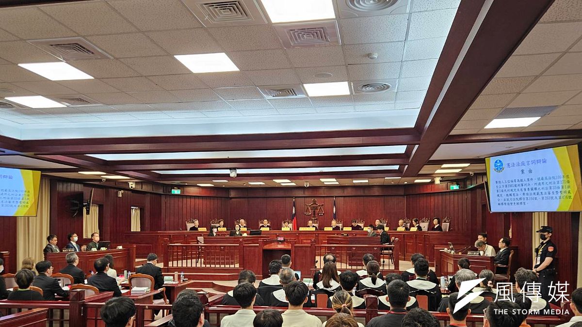 「死刑釋憲」結辯階段,看遍無數社會弱勢犯罪者的法扶律師李艾倫,拋出震撼演說...(林益民攝) 「死刑釋憲」結辯階段,看遍無數社會弱勢犯罪者的法扶律師李艾倫,拋出震撼演說...(林益民攝)