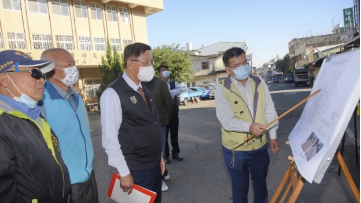 解決名間鄉受天宮豐柏路路況不佳問題,林明溱縣長實勘後,動支150萬元改善,方便香客交通。(圖/南投縣政府)