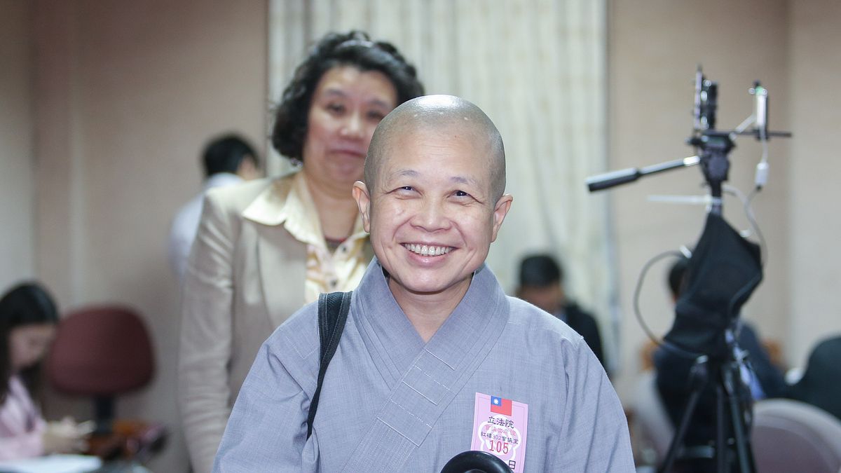 稱全台463萬人拒領普發一萬!釋昭慧批綠營1舉動「棄械投降」直指3黨聯手摧毀台灣