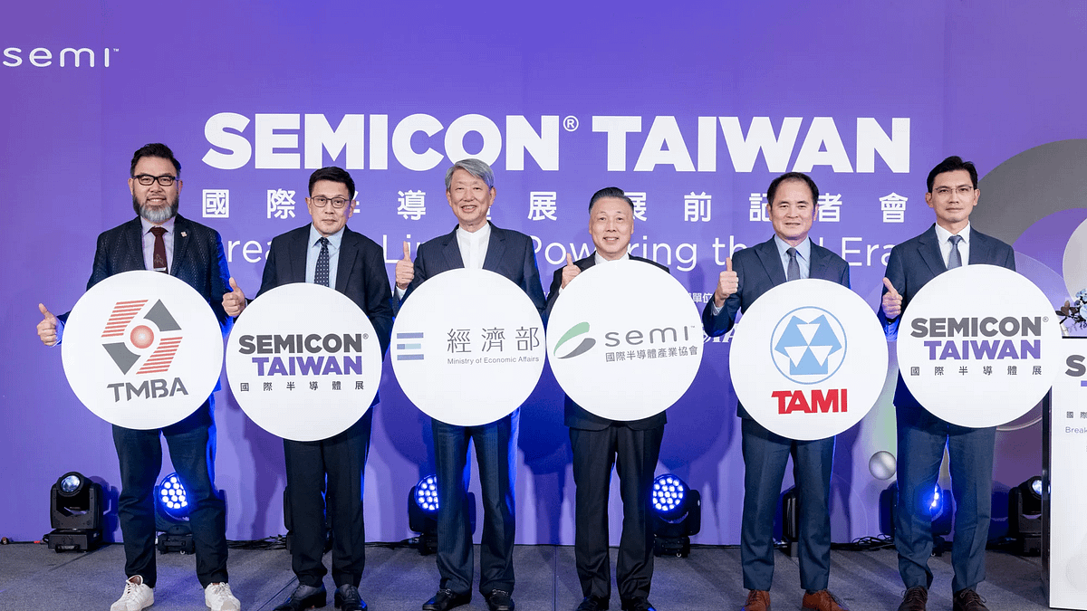 SEMICON Taiwan舉行展前記者會,TMBA理事長陳伯佳(左起)、SEMI全球行銷長暨台灣區總裁曹世綸、郭智輝、日月光執行長吳田玉、TAMI理事長莊大立、SEMI產業研究資深總監曾瑞榆與會。(SEMI提供) SEMICON Taiwan舉行展前記者會,TMBA理事長陳伯佳(左起)、SEMI全球行銷長暨台灣區總裁曹世綸、郭智輝、日月光執行長吳田玉、TAMI理事長莊大立、SEMI產業研究資深總監曾瑞榆與會。(SEMI提供)