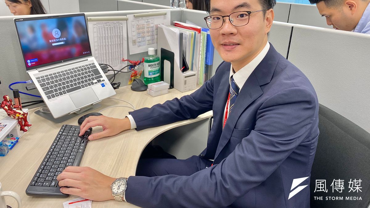 台新銀行福岡出張所經理黃信傑,對於外派日本覺得「滿喜歡的,生活品質很好。」(陳怡慈攝) 台新銀行福岡出張所經理黃信傑,對於外派日本覺得「滿喜歡的,生活品質很好。」(陳怡慈攝)