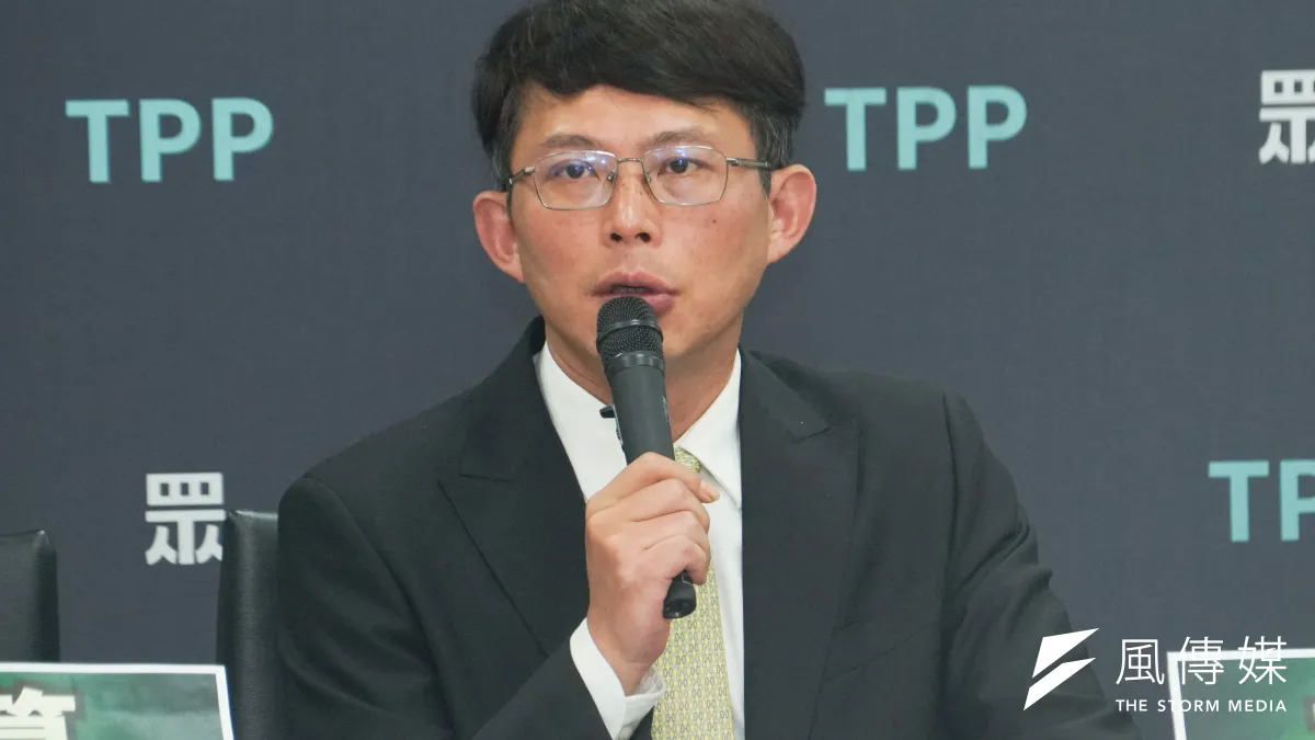 民眾黨主席黃國昌今(21)日指出,明天和朱立倫會面,會議內容全程公開。(蔡親傑攝)