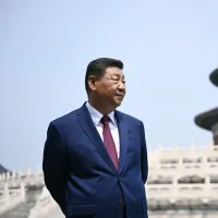 中國社會科學院台灣研究所日前發布專文分析兩岸局勢,解析中國大陸正對台展開「由治及統」的戰略佈局,兩岸關係進入最接近統一的關鍵階段。圖為中國國家主席習近平站在北京天壇。(美聯社) 中國社會科學院台灣研究所日前發布專文分析兩岸局勢,解析中國大陸正對台展開「由治及統」的戰略佈局,兩岸關係進入最接近統一的關鍵階段。圖為中國國家主席習近平站在北京天壇。(美聯社)