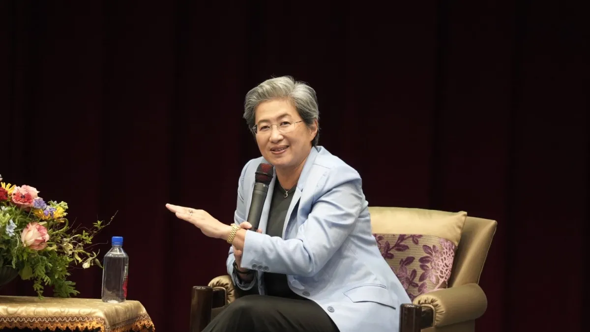 超微(AMD)董事長暨執行長蘇姿丰15日出席台大椰林講座,並在晚間宴請台灣客戶及供應商。(台大提供)