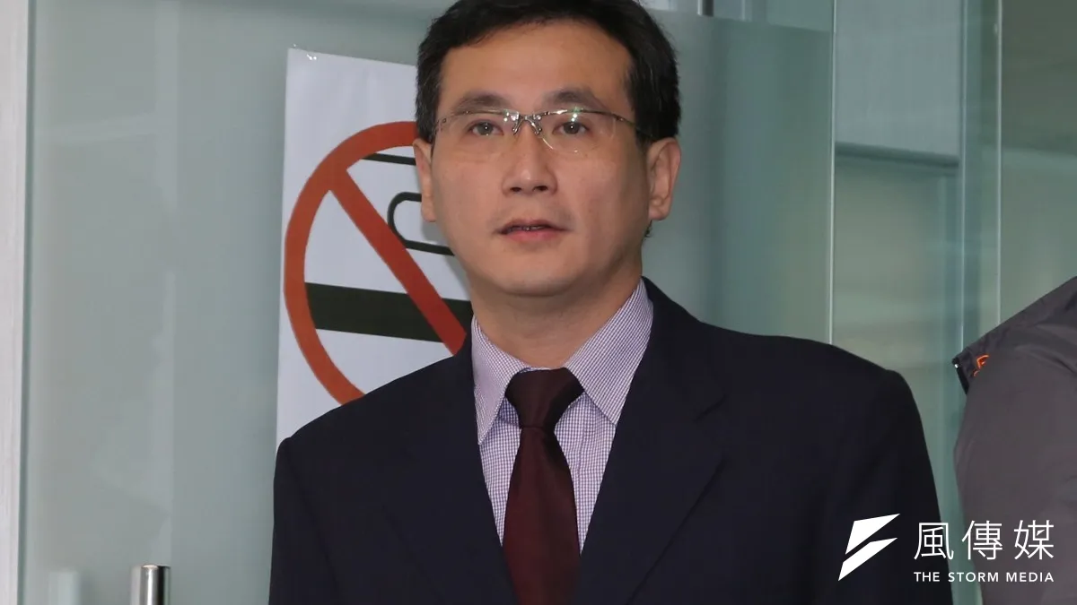 民進黨發言人鄭運鵬24日上午表示,中國宣布M503航路將於29日啟用,並不符合我國家利益,也違背立法院決議及社會期待,主事者應負起政治責任。(資料照片,余志偉攝)