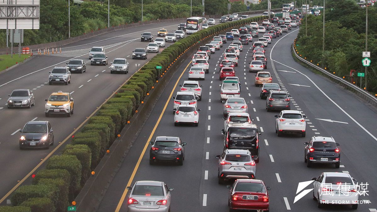 每年農曆過年也屬國道交通高峰期,你知道哪天南下國道最不塞嗎?(資料照/顏麟宇攝) 每年農曆過年也屬國道交通高峰期,你知道哪天南下國道最不塞嗎?(資料照/顏麟宇攝)