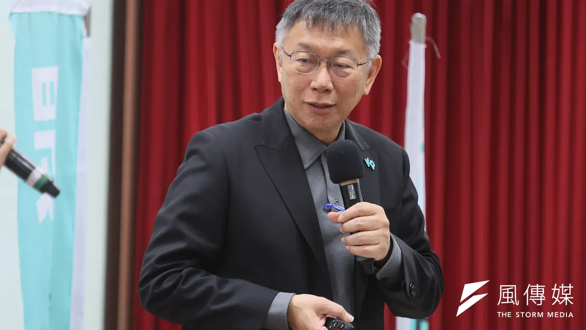 民眾黨總統參選人柯文哲表示,自己至少已經證明選總統不用20億、100億,並表示希望可以用小額募款打完這場選戰,這樣就不用再去欠財團人情,能夠為台灣政治建立一個新的典範。(資料照,柯承惠攝)