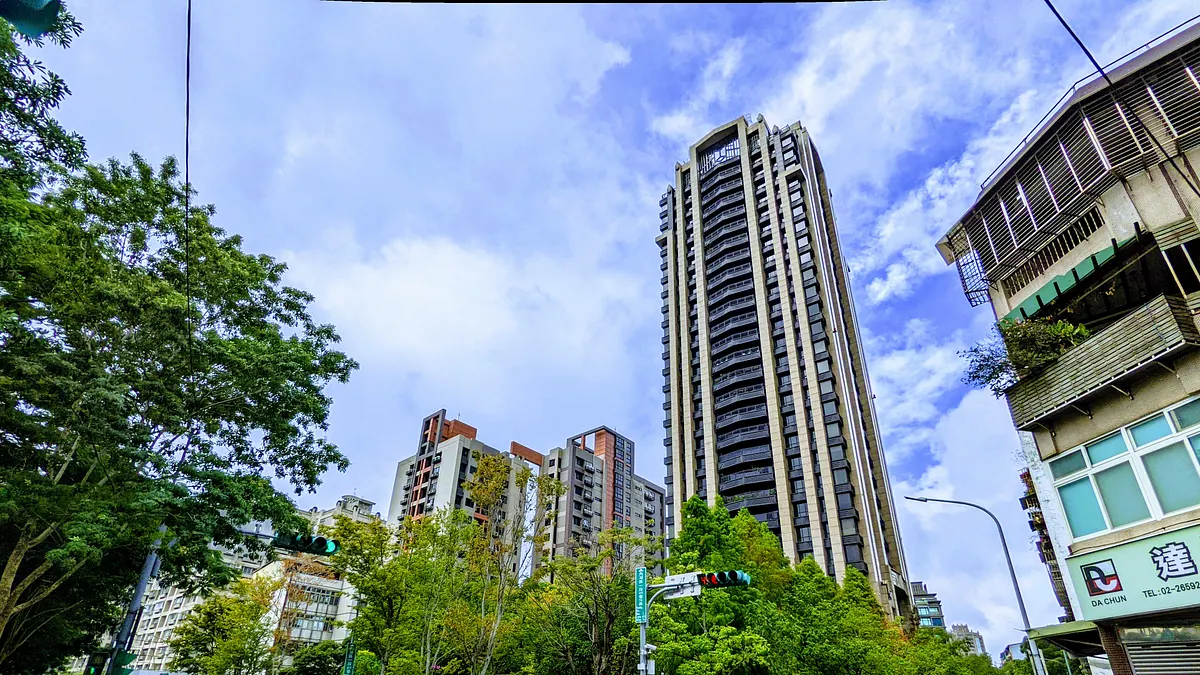 當醫生能買得起億元豪宅?網友以小S公公許慶祥為例,點出同為醫師,柯文哲與許慶祥財富來源的關鍵差異。(資料照/洪煜勛攝) 當醫生能買得起億元豪宅?網友以小S公公許慶祥為例,點出同為醫師,柯文哲與許慶祥財富來源的關鍵差異。(資料照/洪煜勛攝)