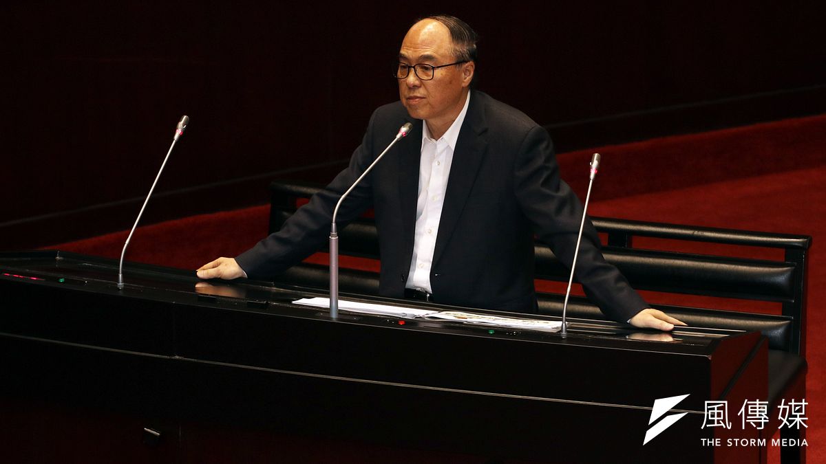 民眾酒後駕駛的案件屢次發生,即使罰責越來越重,也未見有效嚇阻作用。國民黨立委蔣乃辛6日提案,修正《道路交通管理處罰條例》,對酒駕的共乘者、供酒者,都納入裁罰。(資料照,蘇仲泓攝) 民眾酒後駕駛的案件屢次發生,即使罰責越來越重,也未見有效嚇阻作用。國民黨立委蔣乃辛6日提案,修正《道路交通管理處罰條例》,對酒駕的共乘者、供酒者,都納入裁罰。(資料照,蘇仲泓攝)