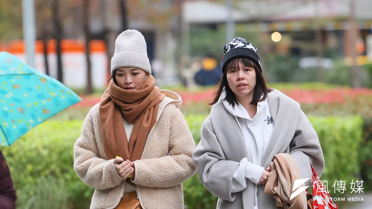 氣象達人彭啟明指出,直至下周三前,大眾須留意日夜溫差大!最大溫差近10度。(資料照,顏麟宇攝)