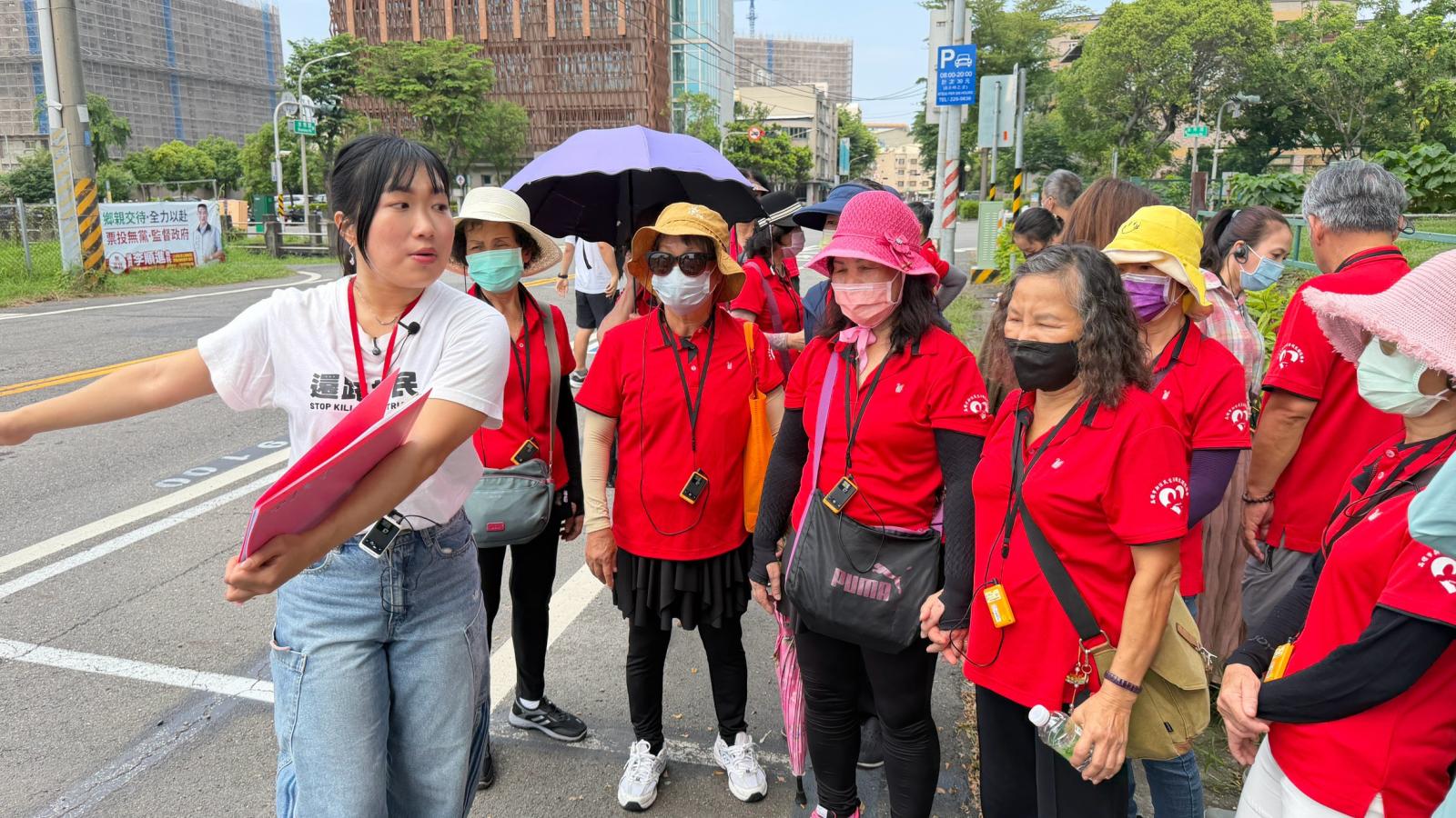 近百位高雄市民變身「街道健檢師」走讀找問題打造更好走城市