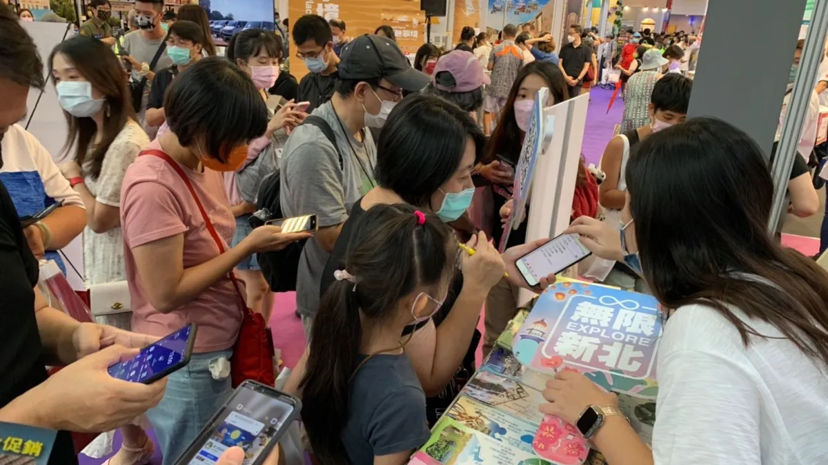 市民擠爆「EXPLORE無限新北」「新北館」,爭相探索新北無限之美。(圖/新北市觀旅局提供)