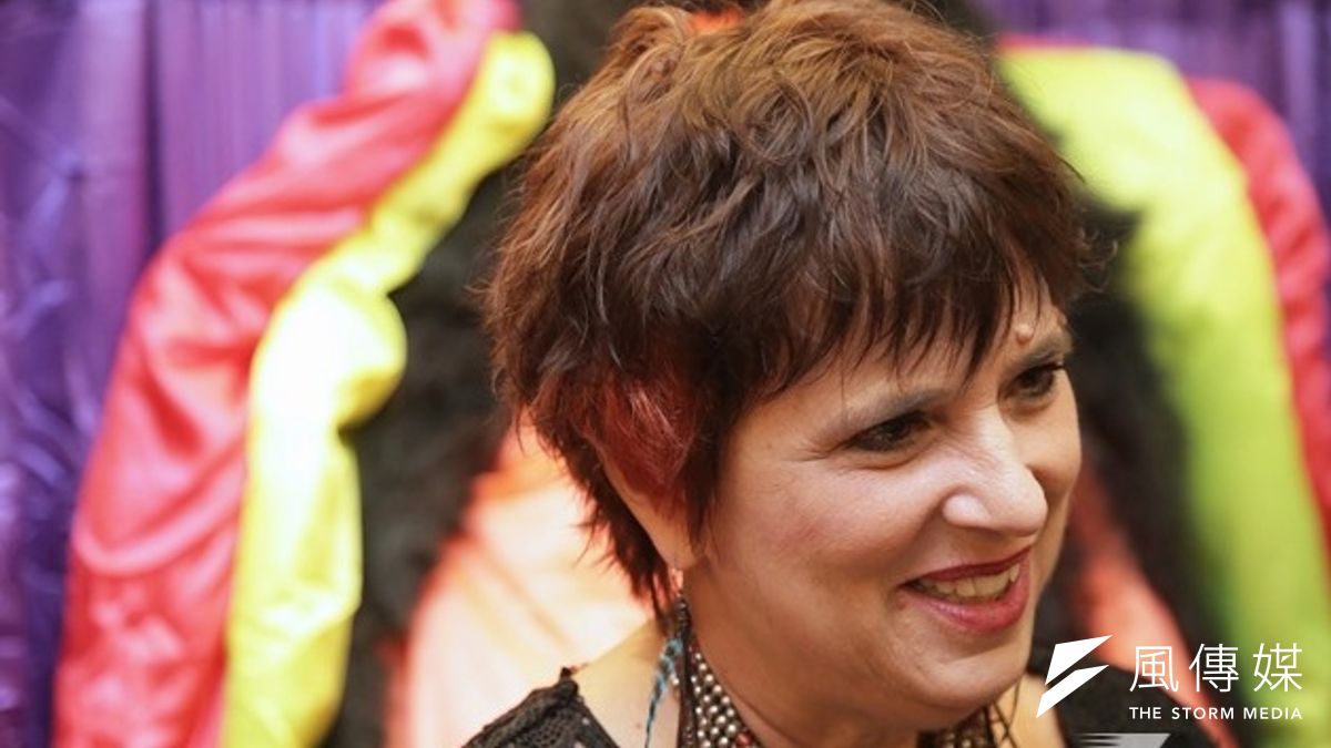 全球女權鬥士伊芙.恩斯勒(Eve Ensler)首次來台,她以《陰道獨白》創作劇本為全球知名。(楊子磊攝) 全球女權鬥士伊芙.恩斯勒(Eve Ensler)首次來台,她以《陰道獨白》創作劇本為全球知名。(楊子磊攝)