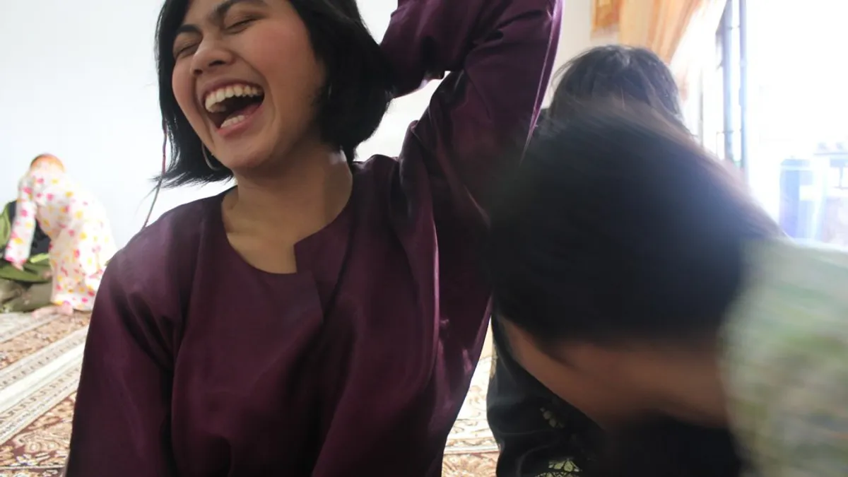 一旦穿了厚外套,多汗體質的人常會有狐臭呀!(圖/Nurul Balqis@flickr) 一旦穿了厚外套,多汗體質的人常會有狐臭呀!(圖/Nurul Balqis@flickr)