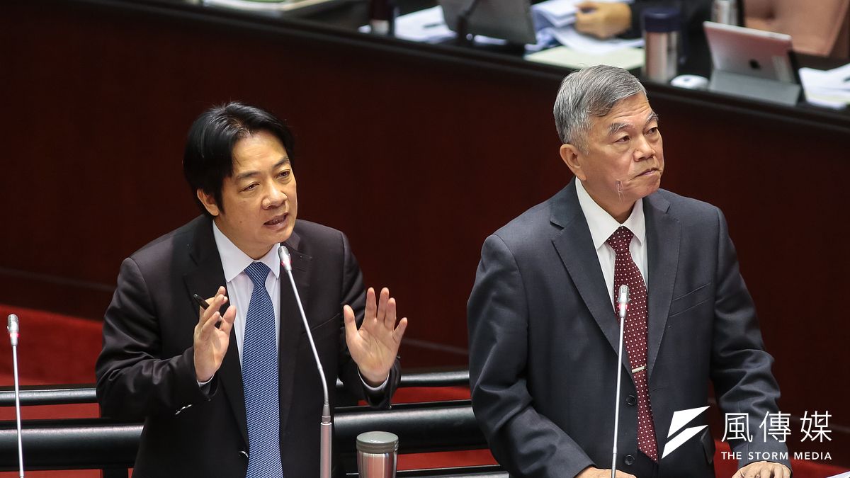 行政院長賴清德(左)、經濟部長沈榮津12日於立院備詢。賴清德表示,同意經濟部決定,「停止興建深澳電廠!」(顏麟宇攝) 行政院長賴清德(左)、經濟部長沈榮津12日於立院備詢。賴清德表示,同意經濟部決定,「停止興建深澳電廠!」(顏麟宇攝)