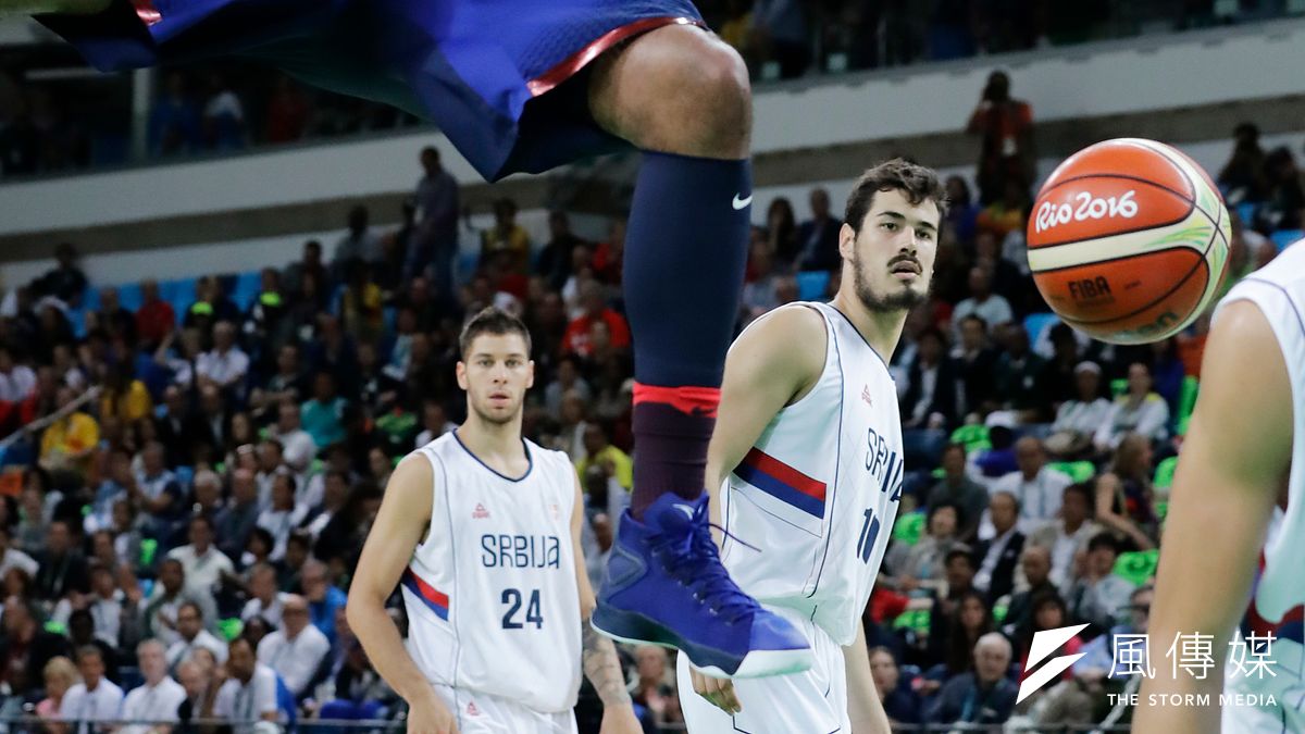 「甜瓜」安東尼灌籃得分。(美聯社) 「甜瓜」安東尼灌籃得分。(美聯社)