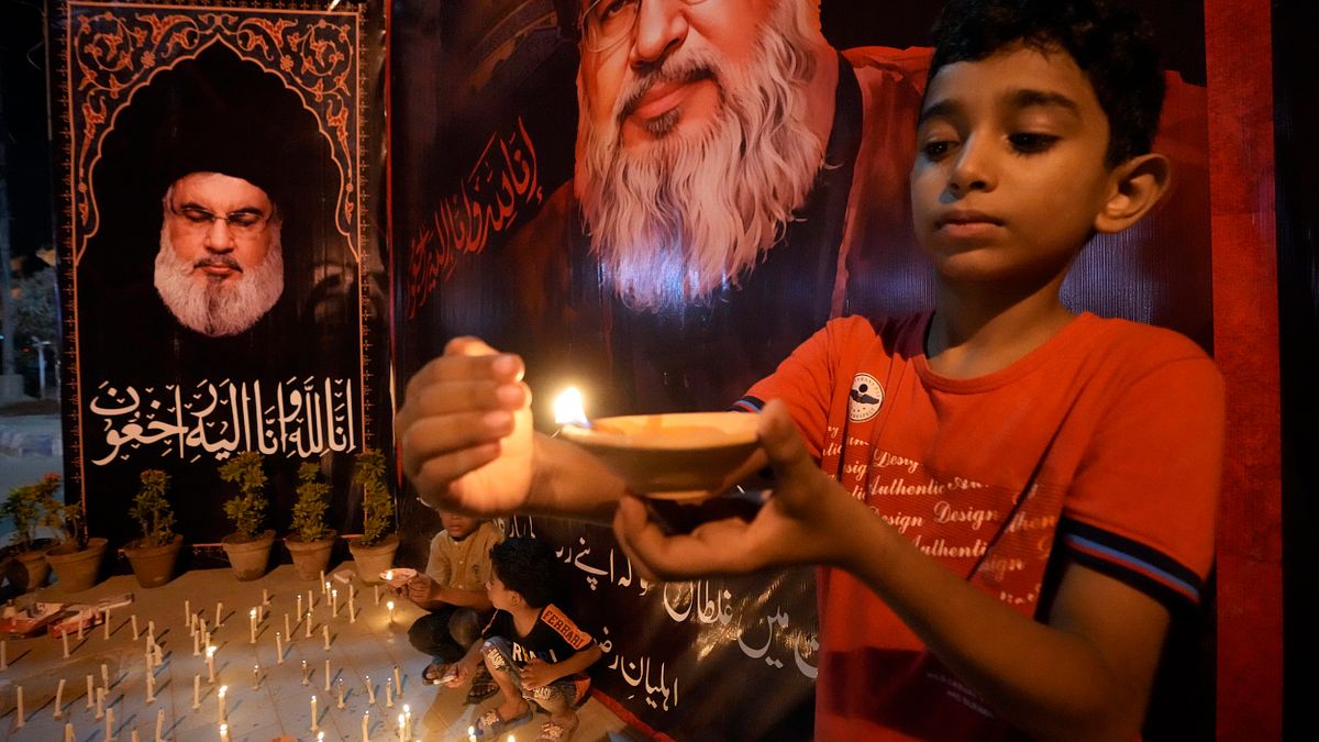 真主黨領導人納斯拉勒死於以色列空襲,引發支持者上街哀悼。(美聯社) 真主黨領導人納斯拉勒死於以色列空襲,引發支持者上街哀悼。(美聯社)