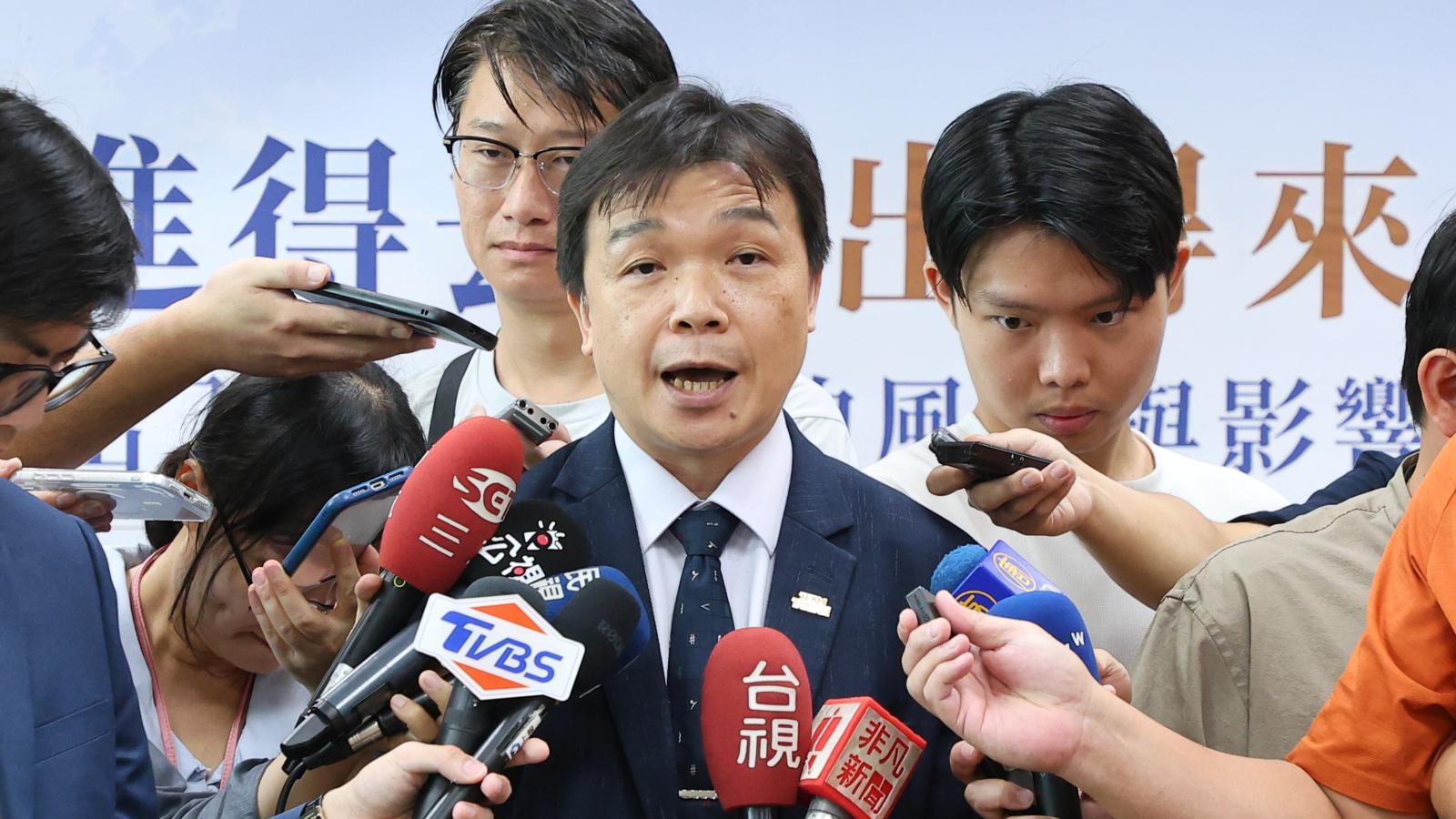 大陸「出入境新規」上路!陸委會點名「5類人」風險超高,連手機資料都會被迫上繳