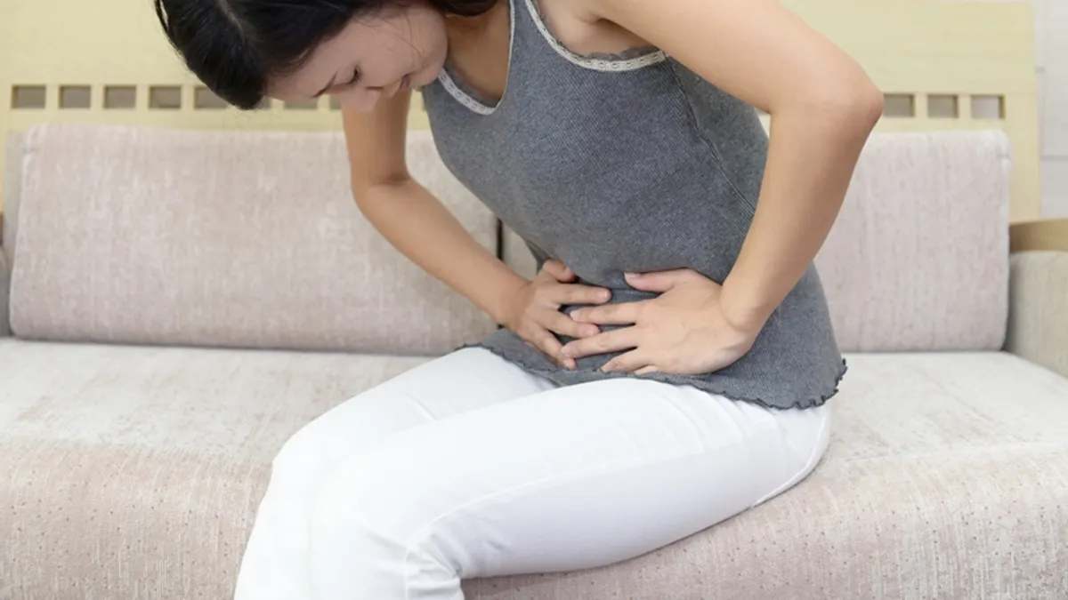 一名14歲少女因反覆腹痛掛急診,到了現場才發現已經懷孕快生了。(示意圖/取自photoAC) 一名14歲少女因反覆腹痛掛急診,到了現場才發現已經懷孕快生了。(示意圖/取自photoAC)