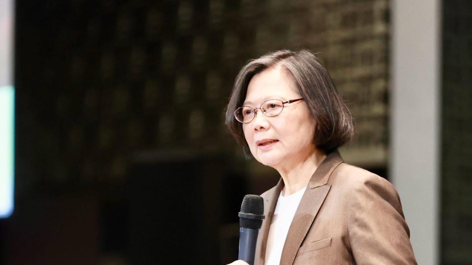 喊饒慶鈴「饒姊姊」背後有淵源?陳瑩曝兩人從小關係:緣分跨越政黨
