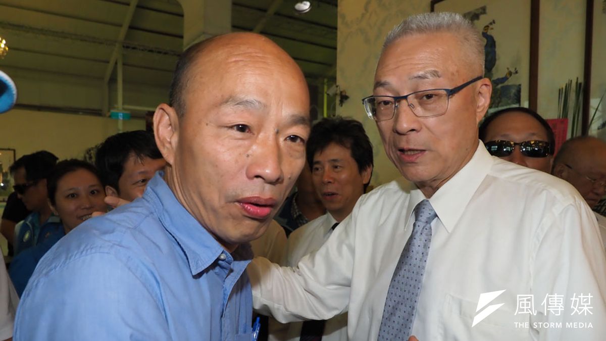 國民黨內初選爭議方興未艾,國民黨主席吳敦義(右)確定將分別約詢黨內可能選將,吳敦義與高雄市長韓國瑜(左)5日率先登場。(資料照,林瑞慶攝) 國民黨內初選爭議方興未艾,國民黨主席吳敦義(右)確定將分別約詢黨內可能選將,吳敦義與高雄市長韓國瑜(左)5日率先登場。(資料照,林瑞慶攝)