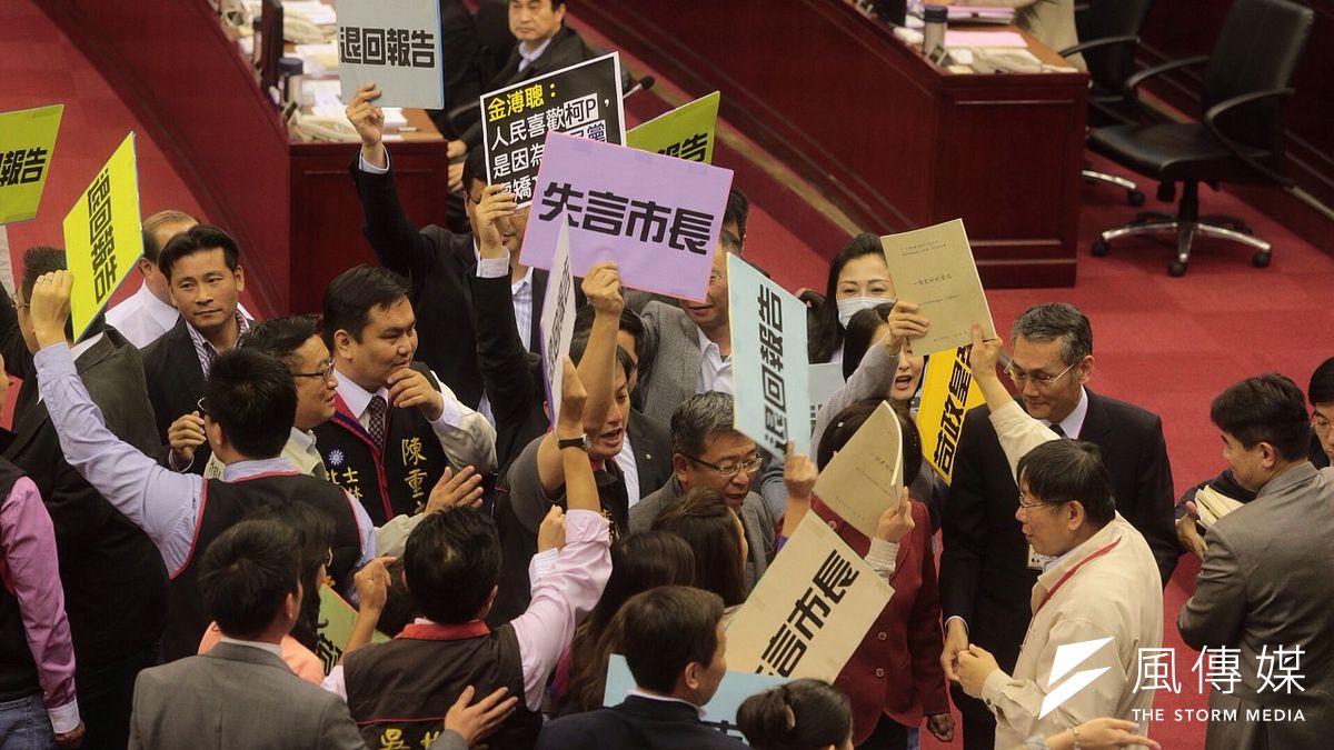 國民黨議員曾放話「不會讓柯P那麼容易上台」,但忌憚網軍威力,對質詢柯P其實都有幾分懼怕。(資料照,楊子磊攝) 國民黨議員曾放話「不會讓柯P那麼容易上台」,但忌憚網軍威力,對質詢柯P其實都有幾分懼怕。(資料照,楊子磊攝)