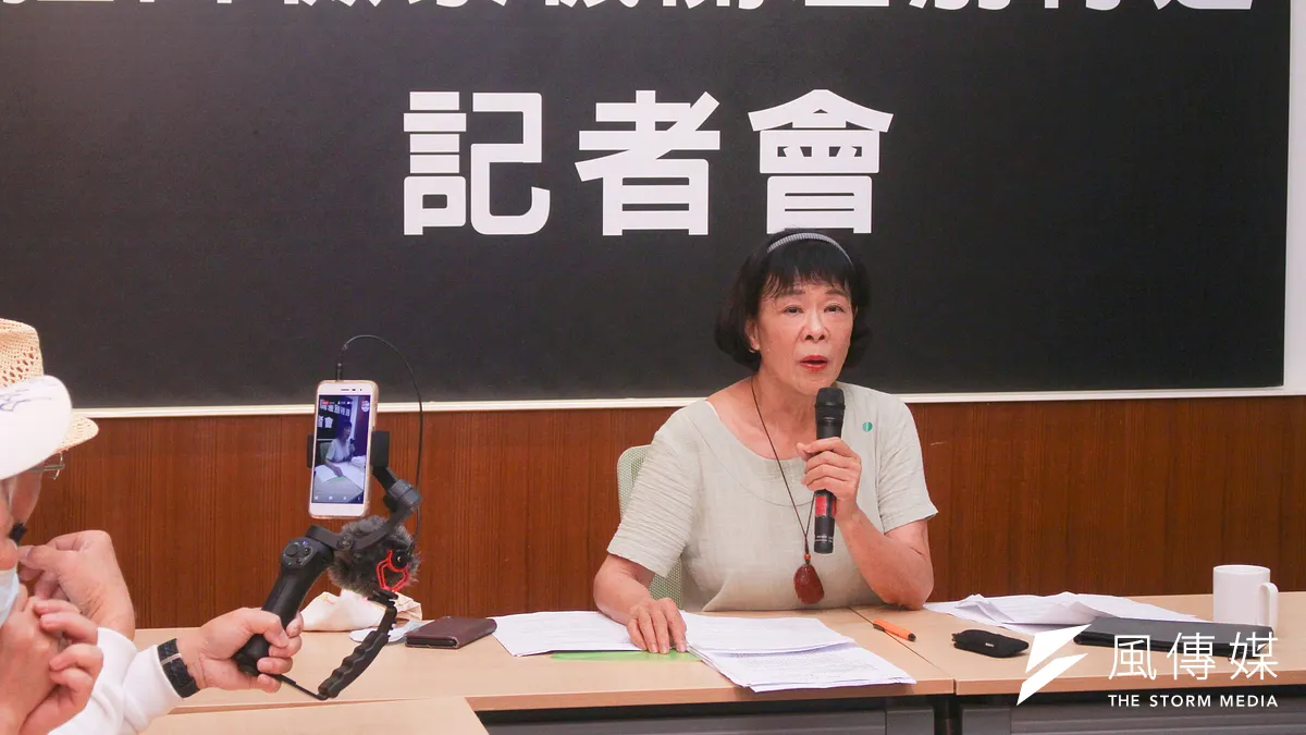 台大法律系名譽教授賀德芬1日召開「控訴檢察機關差別待遇」記者會,並對檢方提出的16項證據提出質疑。(資料照,蔡親傑攝) 台大法律系名譽教授賀德芬1日召開「控訴檢察機關差別待遇」記者會,並對檢方提出的16項證據提出質疑。(資料照,蔡親傑攝)