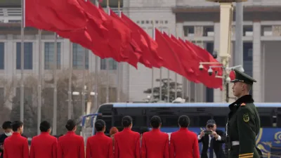 法西斯群眾動員理論,幾乎是所有獨裁政權維持統治秩序的手段。中共也不例外。圖為中國兩會在北京召開。(美聯社)