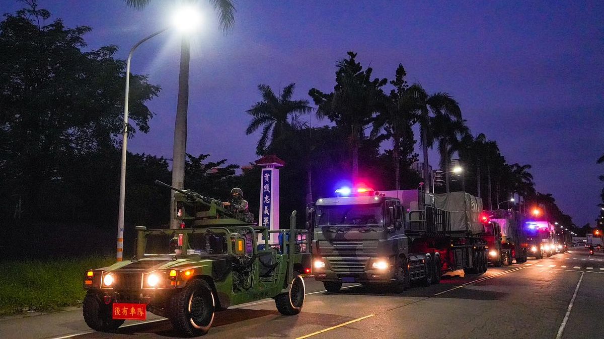 漢光演習首日,海鋒大隊飛彈發射車進行車隊機動。(取自中華民國海軍臉書) 漢光演習首日,海鋒大隊飛彈發射車進行車隊機動。(取自中華民國海軍臉書)