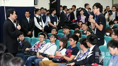 總統馬英九在520這天到台中中國醫藥大學與青年座談。(吳逸驊攝)