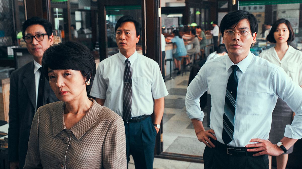 《王者製造》講述韓國前總統金大中的政治生涯,與他最信任的政治幕僚相知相惜的傳奇故事。(圖/新北市政府文化局) 《王者製造》講述韓國前總統金大中的政治生涯,與他最信任的政治幕僚相知相惜的傳奇故事。(圖/新北市政府文化局)