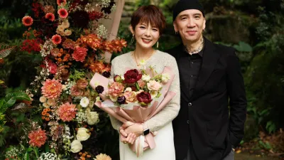 上個月辦完婚禮還沒登記,作家H宣布和女友陳珮甄分手。(圖/翻攝自FB/Selena陳珮甄 大姐不跑三點半)