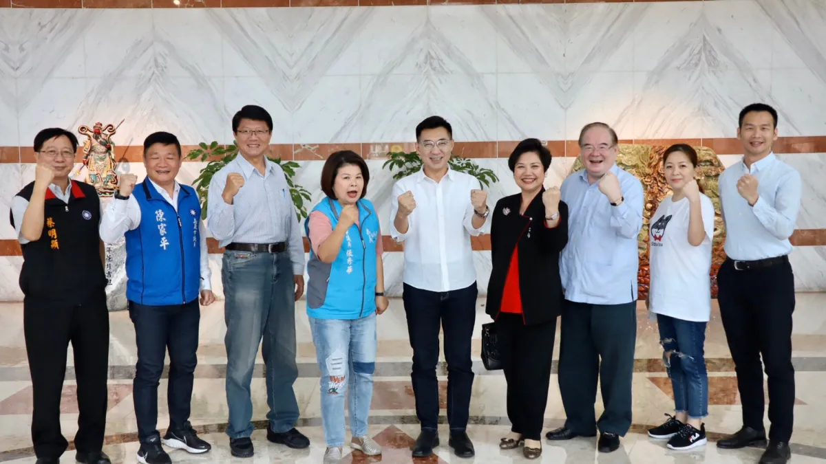 國民黨主席江啟臣(中)22日南下,先後拜訪嘉義市長黃敏惠、雲林縣長張麗善、雲林縣議長沈宗隆及雲林、嘉義縣市黨團書記長。(國民黨文傳會提供)