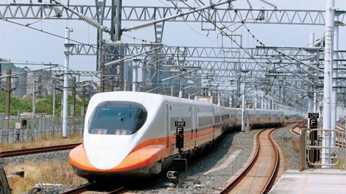 作者聲稱,屏東人常搭高鐵往返各地在外縣市打拚工作,因此高鐵對屏東的需求量是十分龐大。 (資料照,賴建宏攝) 作者聲稱,屏東人常搭高鐵往返各地在外縣市打拚工作,因此高鐵對屏東的需求量是十分龐大。 (資料照,賴建宏攝)