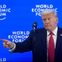 スイス・ダボスの世界経済フォーラム(WEF)で演説するトランプ米大統領。グリーンランド取得の目的について「レアアース採掘のためではない」と主張した。(写真/AP通信) スイス・ダボスの世界経済フォーラム(WEF)で演説するトランプ米大統領。グリーンランド取得の目的について「レアアース採掘のためではない」と主張した。(写真/AP通信)