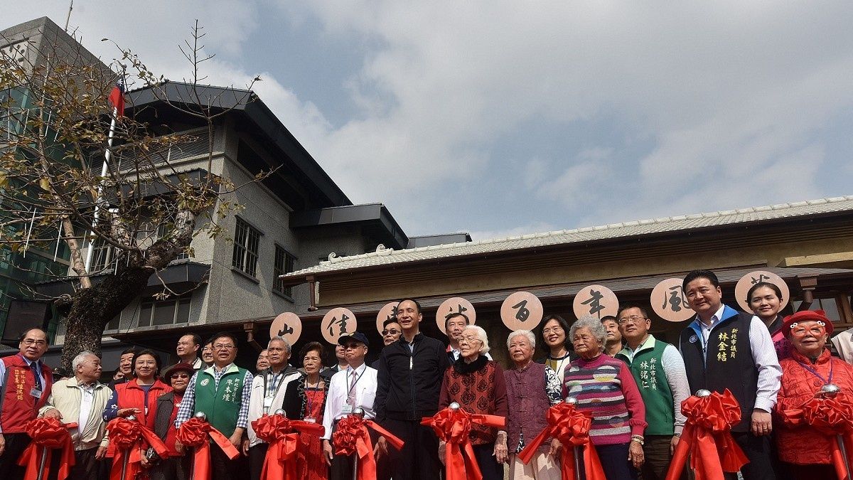 CK124蒸氣火車開進山佳車站 重現鐵道風華 CK124蒸氣火車開進山佳車站 重現鐵道風華