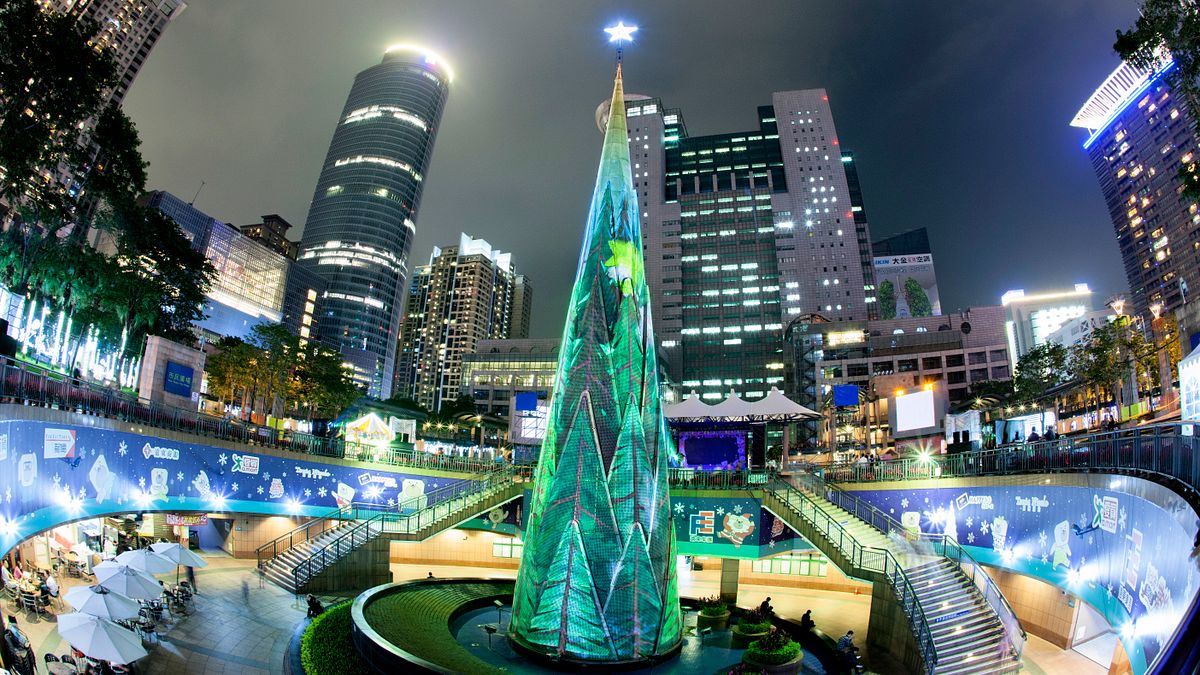 新北市の観光スポット人気投票、平溪天燈節が3,247票の高得票で第1位に輝く。第2位は新北歓楽クリスマスシティ、第3位は新北メトロポリタンパーク遊園地となった。(撮影:陳明仁) 新北市の観光スポット人気投票、平溪天燈節が3,247票の高得票で第1位に輝く。第2位は新北歓楽クリスマスシティ、第3位は新北メトロポリタンパーク遊園地となった。(撮影:陳明仁)