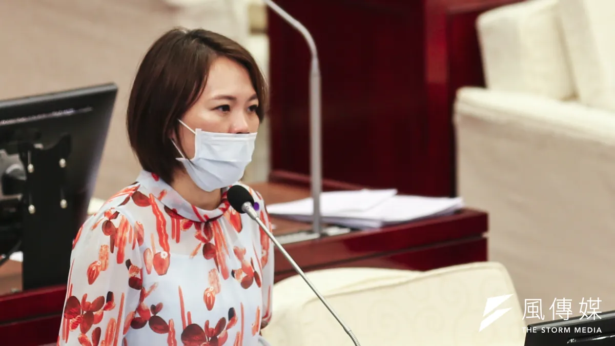民進黨台北市議員簡舒培(見圖)日前在市議會質詢時,質疑台北市長柯文哲夫人陳佩琪不適格做市長夫人,遭陳佩琪回嗆。(資料照,簡必丞攝)