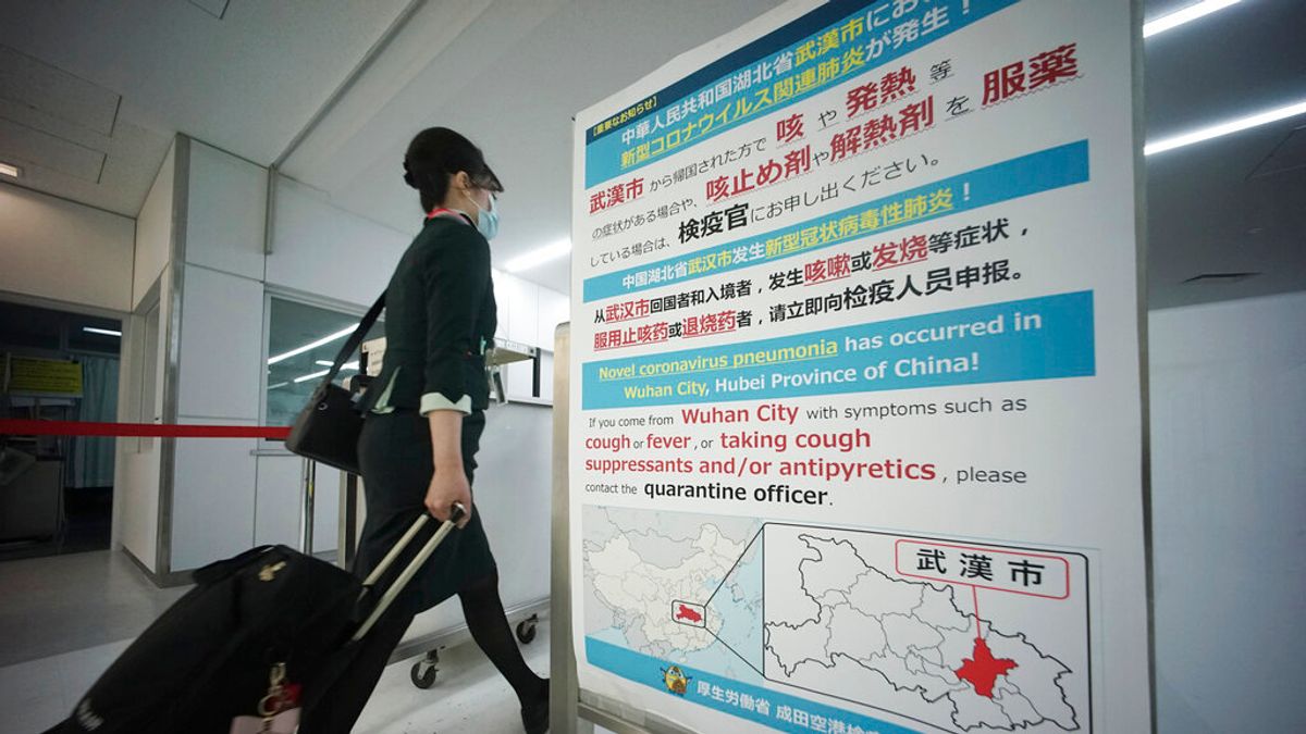 武漢肺炎疫情急遽升高,日本海關也加強對旅客的體溫檢測。圖為東京成田機場。(美聯社) 武漢肺炎疫情急遽升高,日本海關也加強對旅客的體溫檢測。圖為東京成田機場。(美聯社)