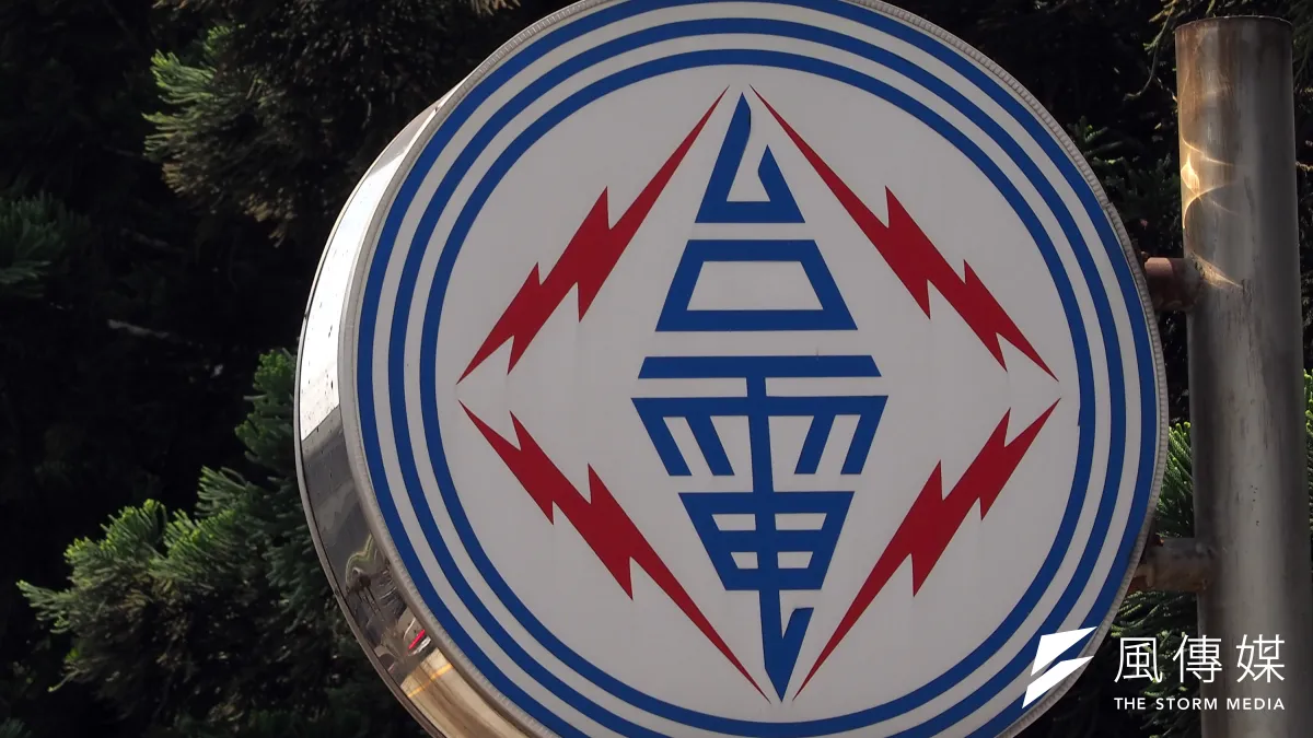 作者指出,立委等民代施壓台電,包商則讓白道黑道予取予求,這些困境應透過立法解決。(資料照,柯承惠攝)